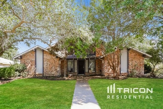 Building Photo - 313 Santa Fe Trail