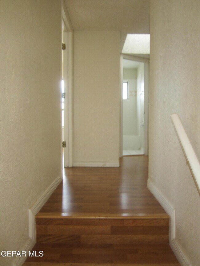 Building Photo - 6924 Imperial Ridge Dr