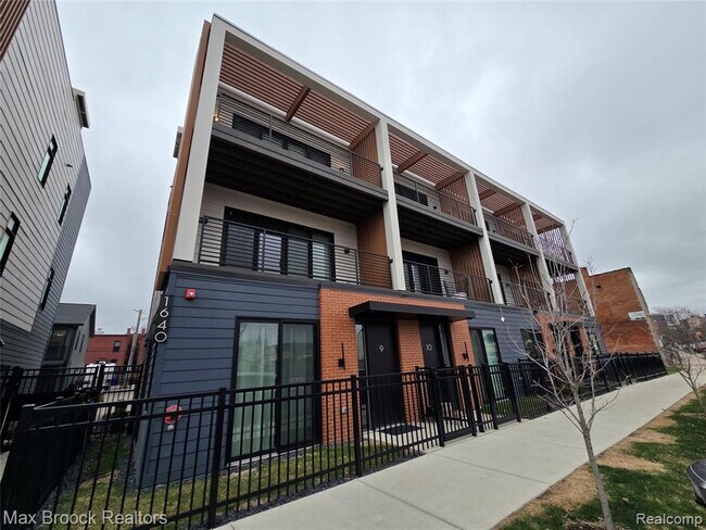 Building Photo - 1640 Bagley St