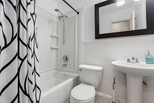 Building Photo - **Showing May 2 @ 5:30 PM** Three Bedroom ...