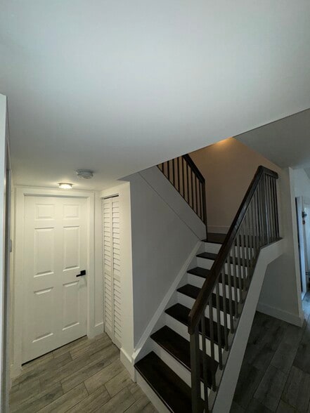 Building Photo - 1250 NW 122nd Ter