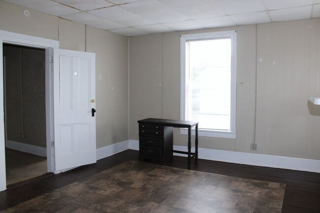 Building Photo - 975 Church St