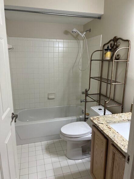 Building Photo - 54738 Monarch Dr