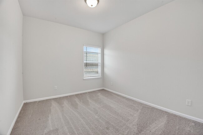 Building Photo - 2615 Ryon Falls Dr