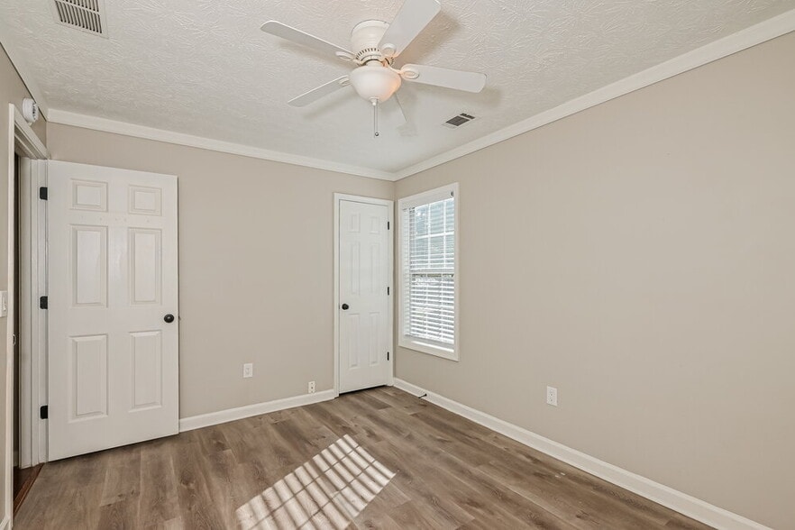 Building Photo - 1655 Bramlett Blvd