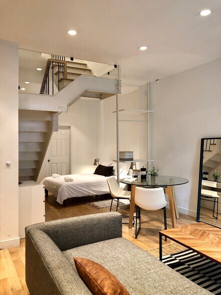 Building Photo - 124 E 37th St