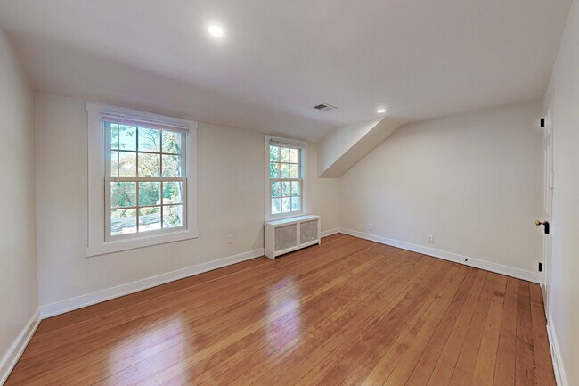 Building Photo - 88 5 Mile River Rd