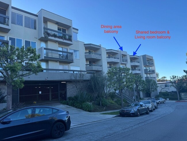 Building Photo - Top Floor Oasis