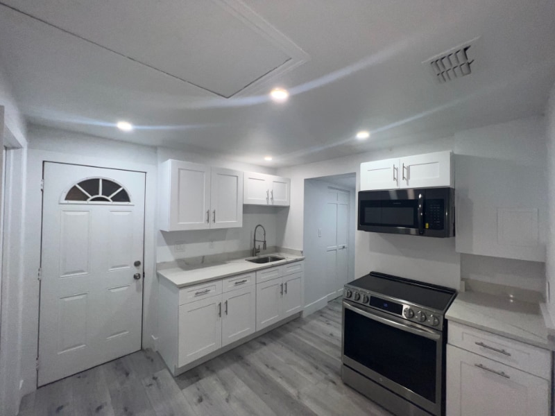 Building Photo - 6439 Willow Wood Ln