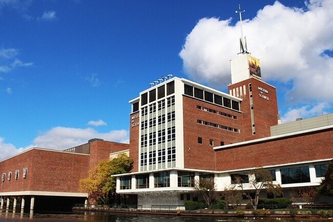Building Photo - 8-12 Museum Way