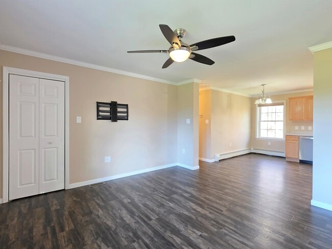 Building Photo - 4 Rock Point Rd