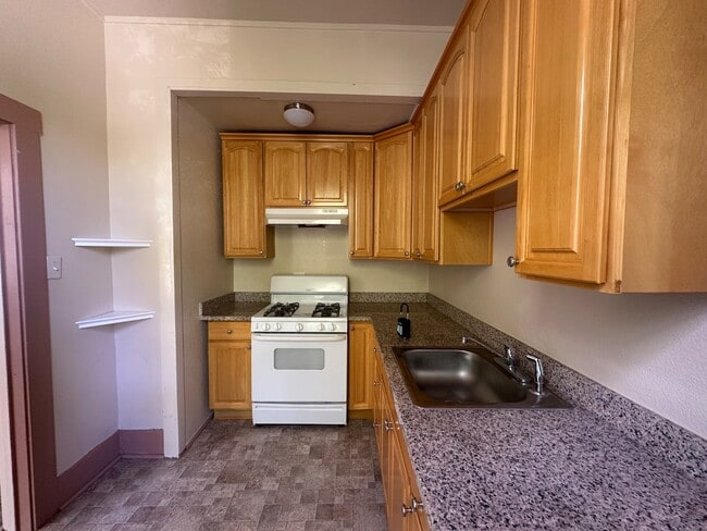 Building Photo - 1BR/1BA Apartment in Prime Downtown San Jose Location - $1910/mo includes all utitilies.