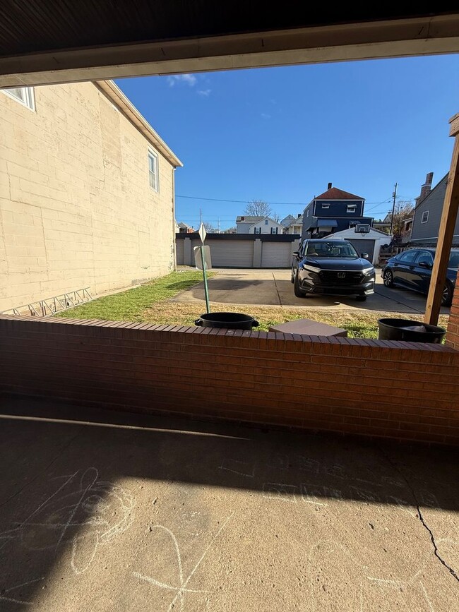 Building Photo - 438 Euclid Ave