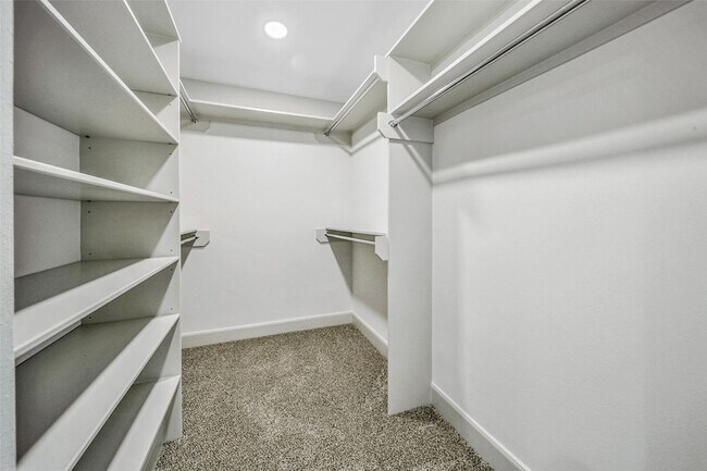 Building Photo - 15607 Memorial Dr