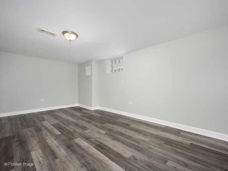 Building Photo - 14341 Dobson Ave