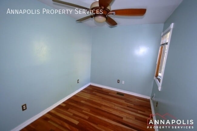 Building Photo - 73 Spa Rd