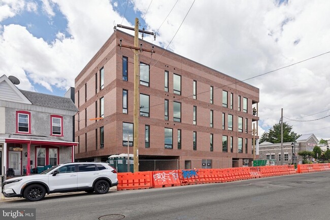 Building Photo - 6910 Ridge Ave