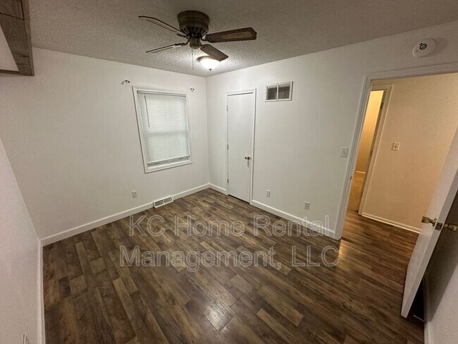 Building Photo - 17820 E Greentree Ave
