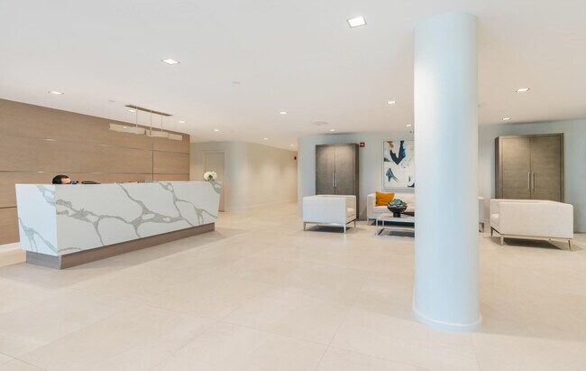 Building Photo - 2660 S Ocean Blvd