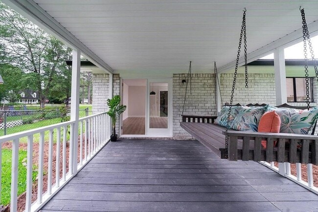Building Photo - 4 Bedroom 2 Bath House in Corey Woods - Summerville