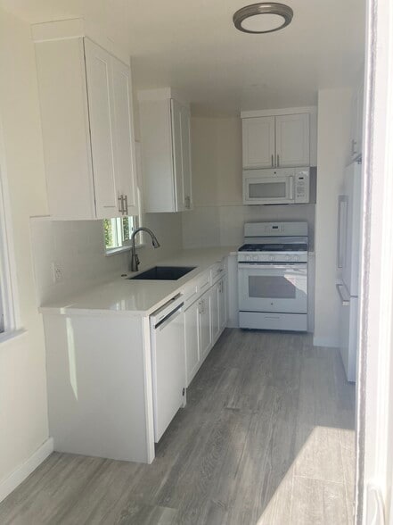 New Kitchen - 774 Sunset Ave