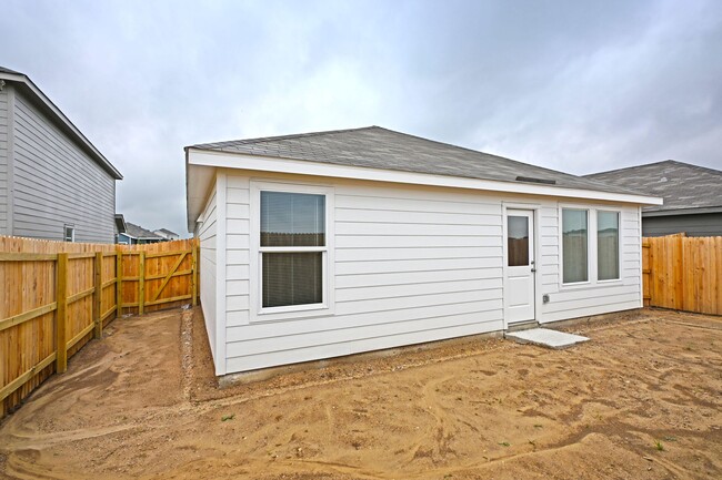Building Photo - 2415 Shady Grv