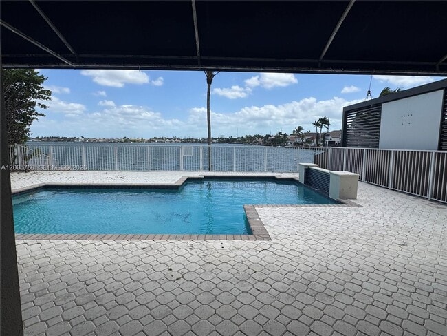 Building Photo - 15071 SW 136th Pl