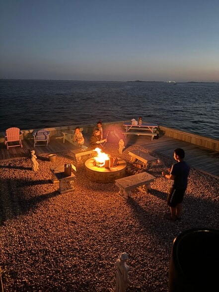 Building Photo - 10 Milton Rd