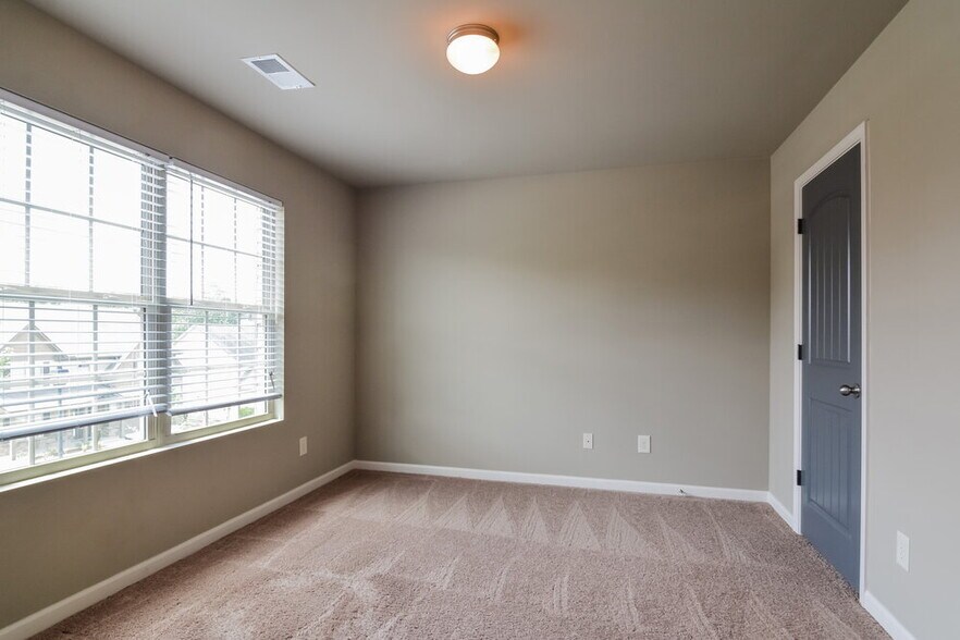 Building Photo - 1081 Rock Elm Dr