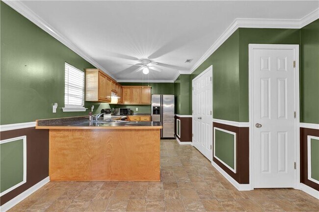 Building Photo - 7742 Elm Cir