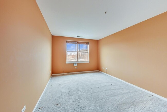 Building Photo - 6436 Roosevelt Rd