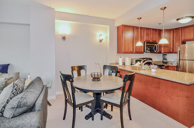 Building Photo - 111 N Ashley St