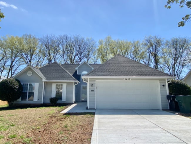 Building Photo - 4445 Fawnbrook Ave SW