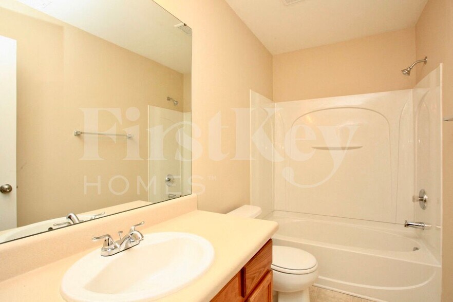 Building Photo - 5327 Peachwood Dr