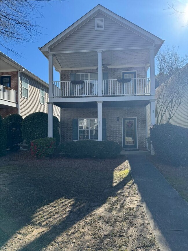 Building Photo - Beautiful East Side Home