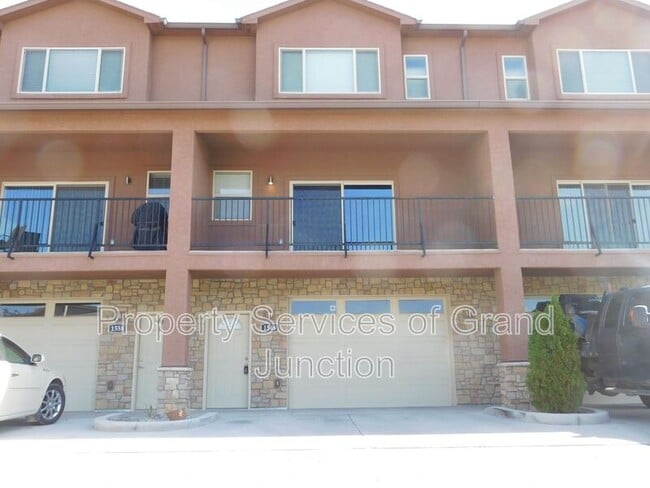 Primary Photo - 1546 Poplar Dr