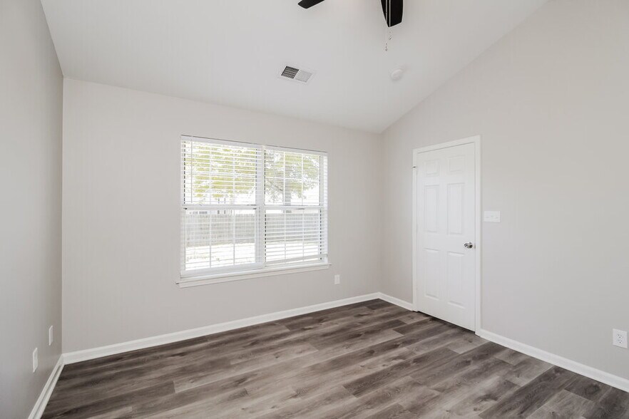 Building Photo - 8427 Galena View Dr