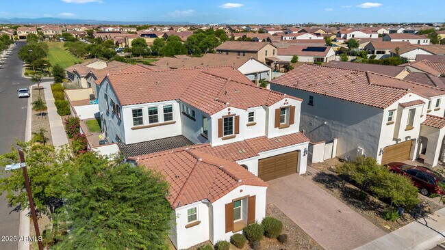 Building Photo - 9418 E Theia Dr
