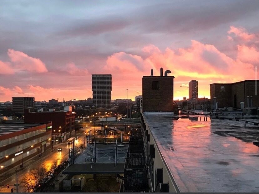 Unbeatable sunsets from unit and balcony - 500 S Clinton St