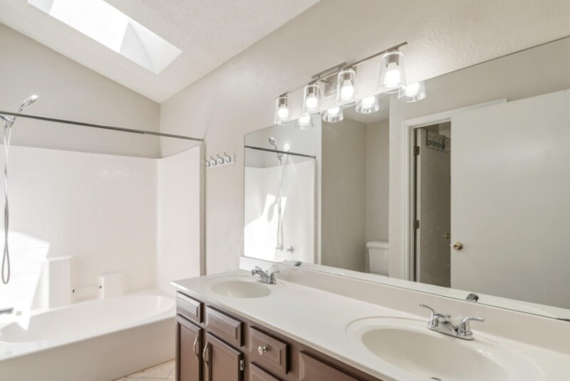 Building Photo - 1619 Chenoweth Cir