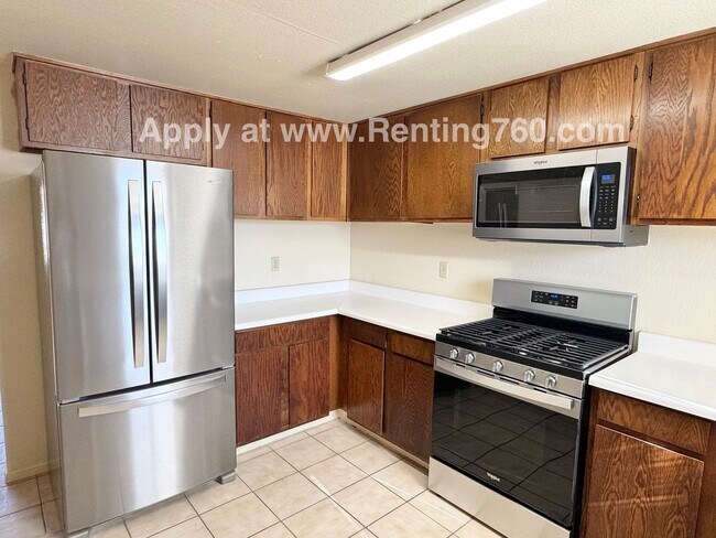 Building Photo - Spacious 2 Bed 1 Bath Home With Indoor Laundry Room