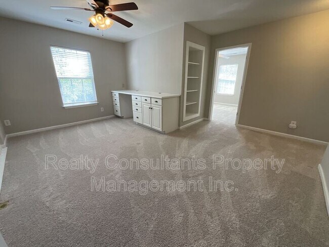 Building Photo - 300 Mourning Dove Terrace