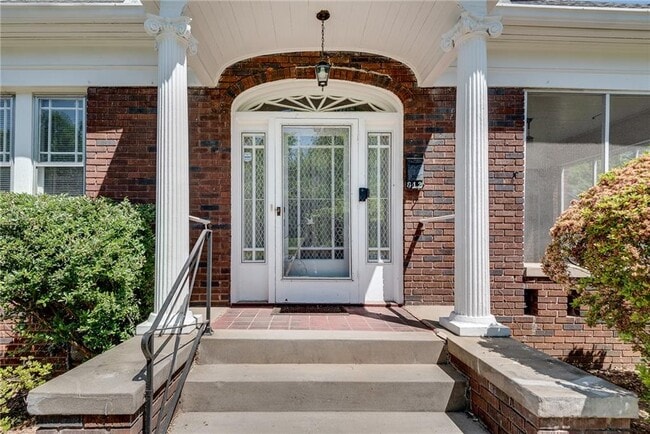 Building Photo - 812 Adair Ave NE