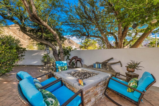Building Photo - 53980 Avenida Mendoza