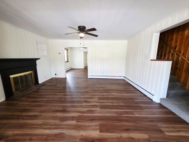 Building Photo - 3 Bed 1 Bath in Rochester PA