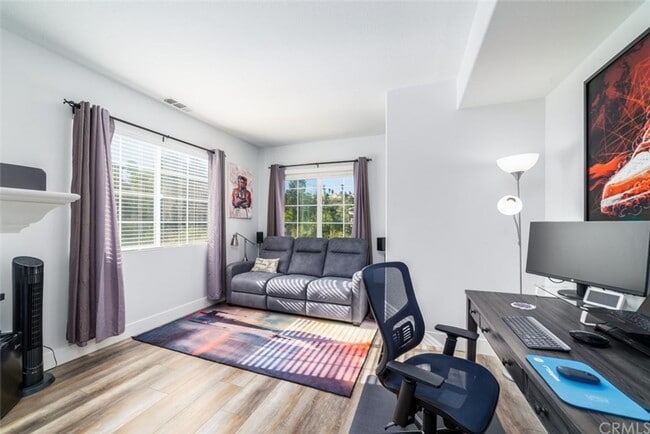 Building Photo - Beautiful Tuscany Hills 5 Bedroom Home