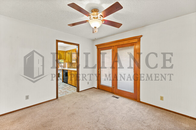 Building Photo - 510 N Parkridge St