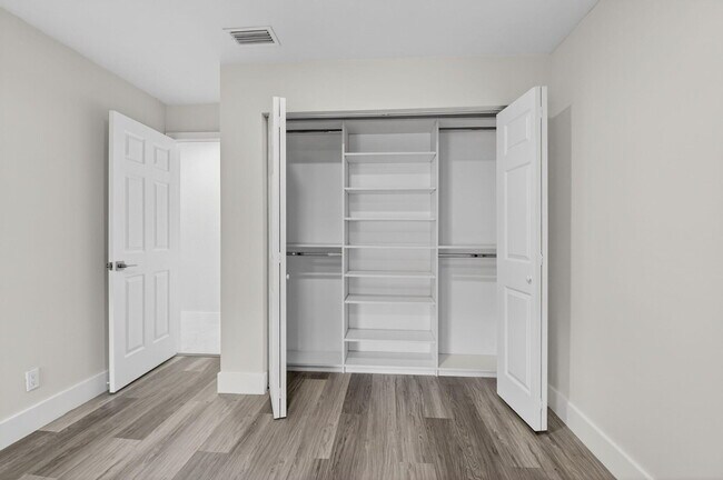 Building Photo - 6545 Las Flores Dr