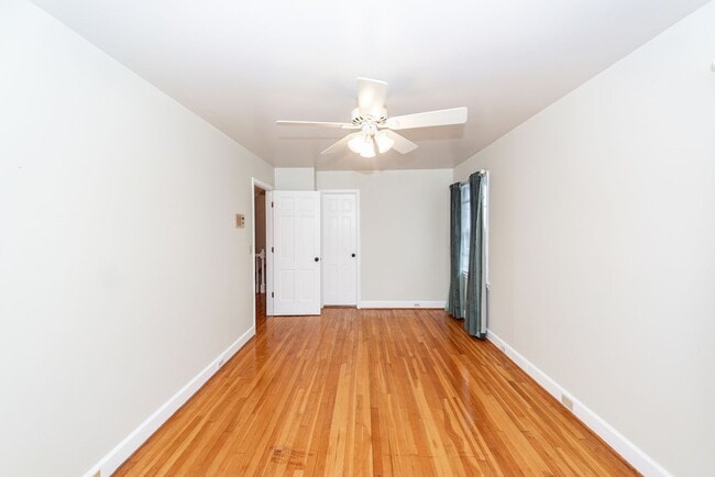 Building Photo - 6 Bedroom, 2.5 Bath House in Drayton on th...