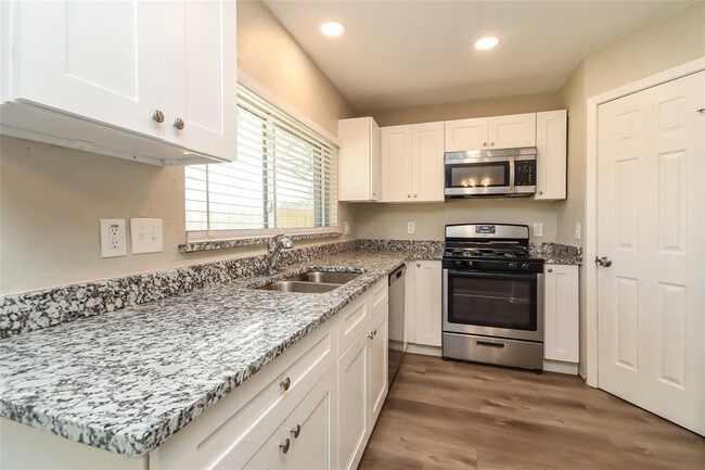 Building Photo - 12210 Flaxen Dr